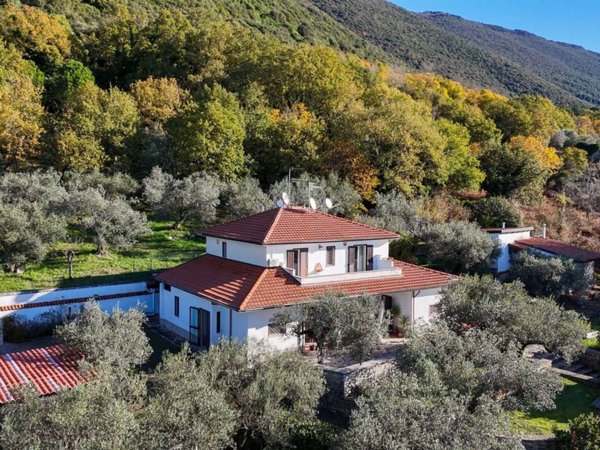 casa indipendente in vendita a Capaccio Paestum in zona Vuccolo Maiorano.