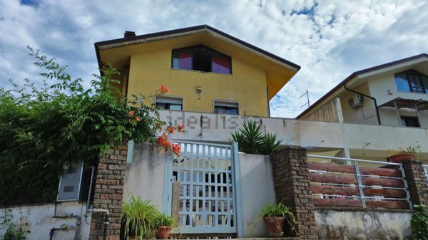 casa indipendente in vendita a Capaccio Paestum in zona Laura