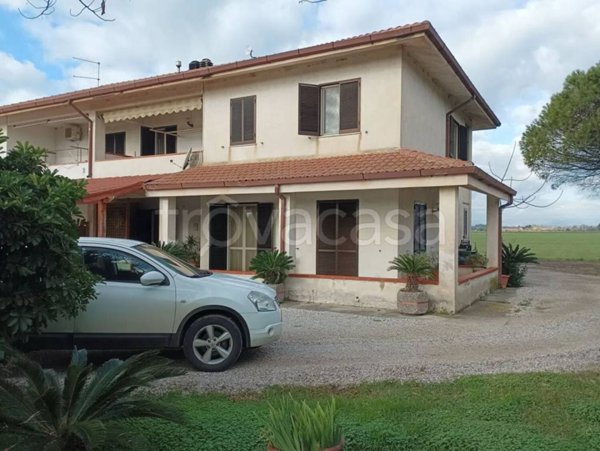 casa indipendente in vendita a Capaccio Paestum in zona Ponte Barizzo