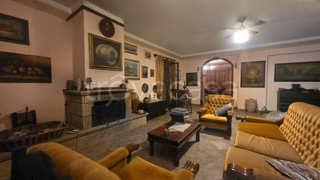 casa indipendente in vendita a Capaccio Paestum in zona Capo di Fiume