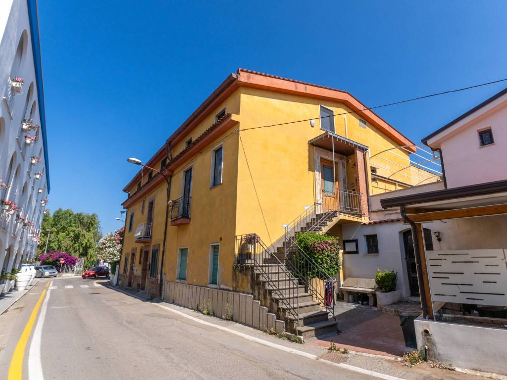 casa indipendente in vendita a Capaccio Paestum in zona Torre/Licinella
