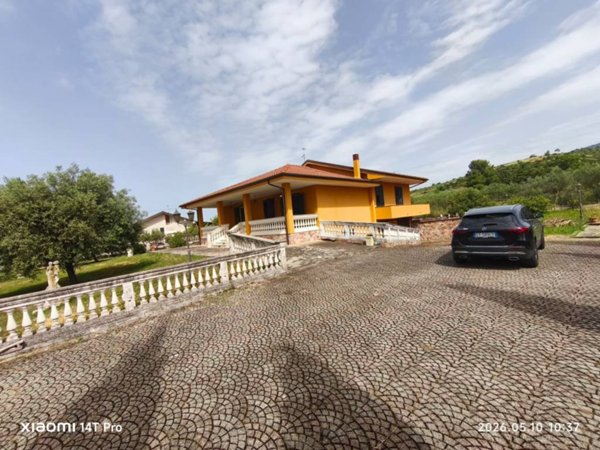 casa indipendente in vendita a Capaccio Paestum in zona Gromola/Foce Sele