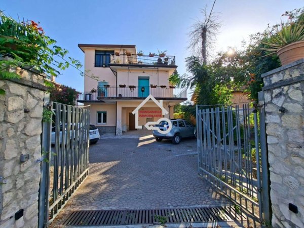 appartamento in vendita a Capaccio Paestum in zona Laura