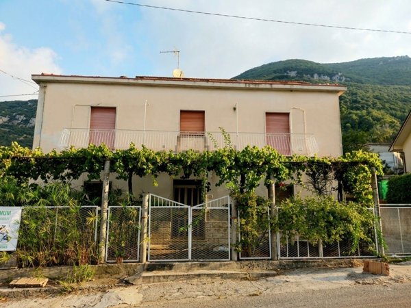 casa indipendente in vendita a Capaccio Paestum