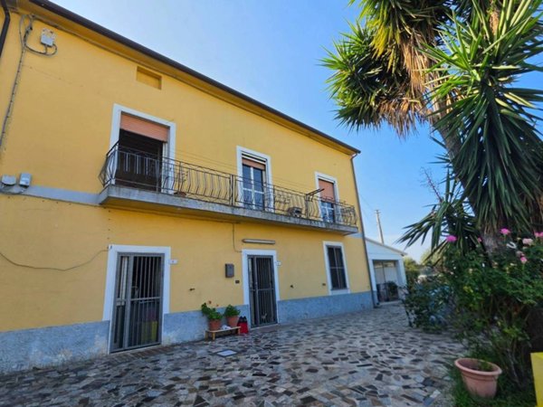 casa indipendente in vendita a Capaccio Paestum in zona Gromola/Foce Sele
