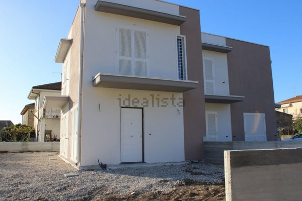 casa indipendente in vendita a Capaccio Paestum in zona Capo di Fiume