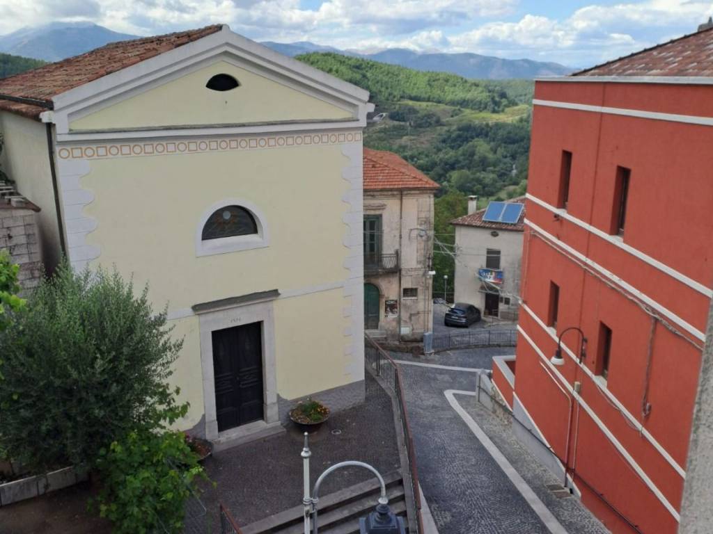casa indipendente in vendita a Casalbuono