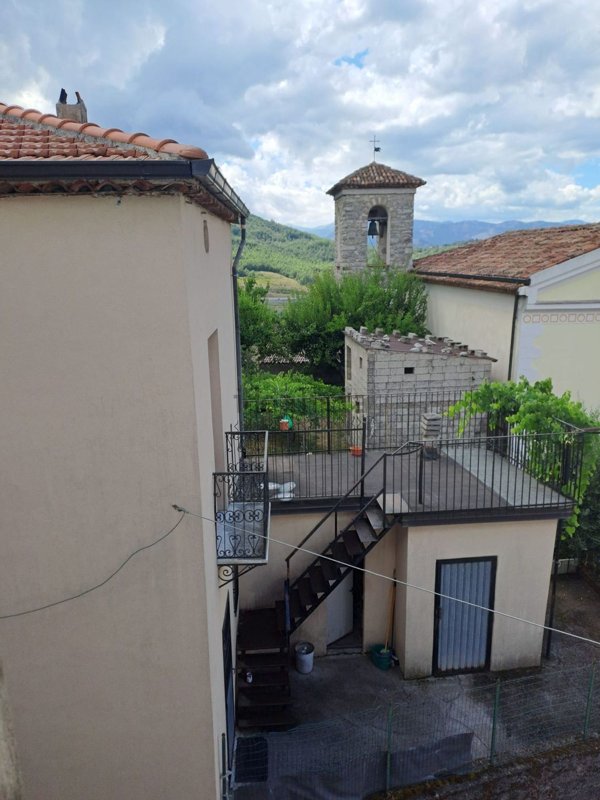 casa indipendente in vendita a Casalbuono