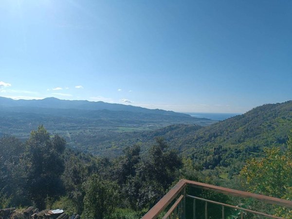 casa indipendente in vendita a Casal Velino