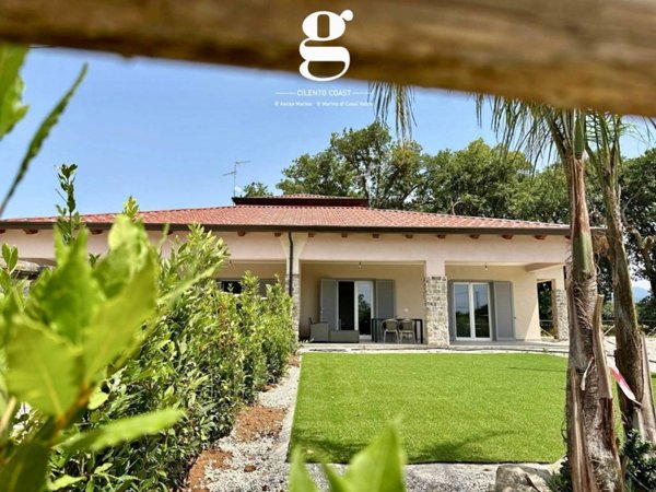 casa indipendente in vendita a Casal Velino