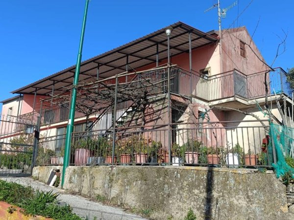 casa indipendente in vendita a Casal Velino