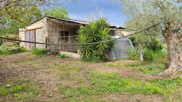 casa indipendente in vendita a Casal Velino