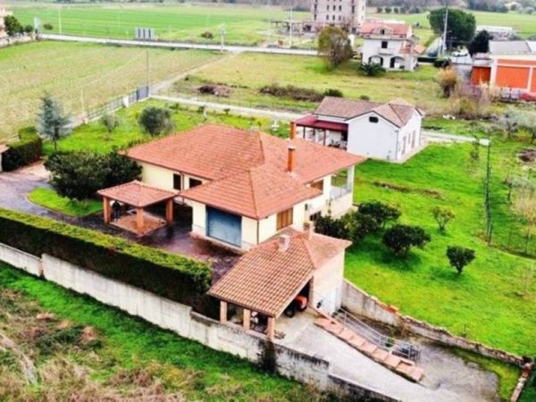 casa indipendente in vendita a Casal Velino