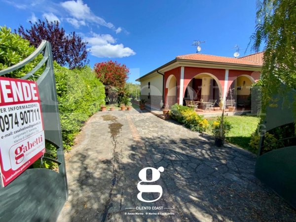casa indipendente in vendita a Casal Velino