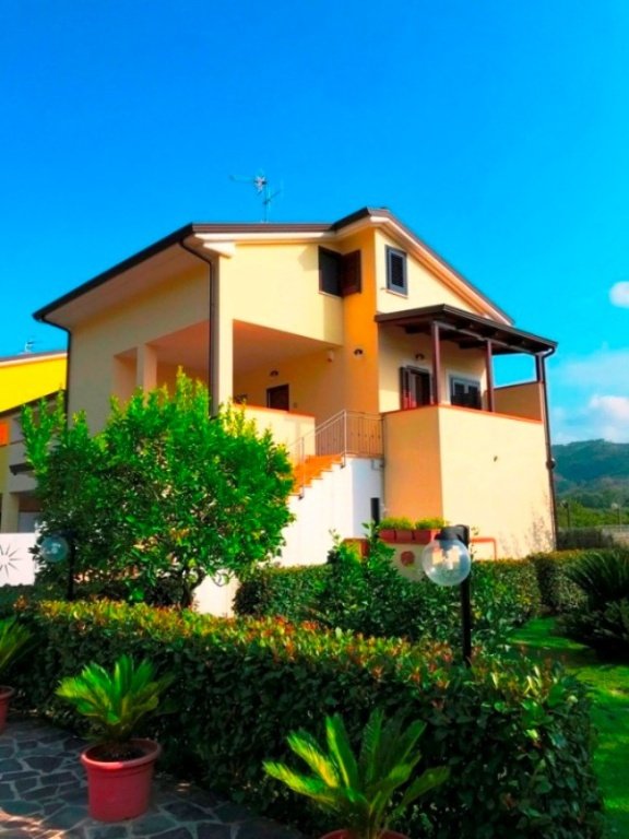casa indipendente in vendita a Casal Velino in zona Verduzio