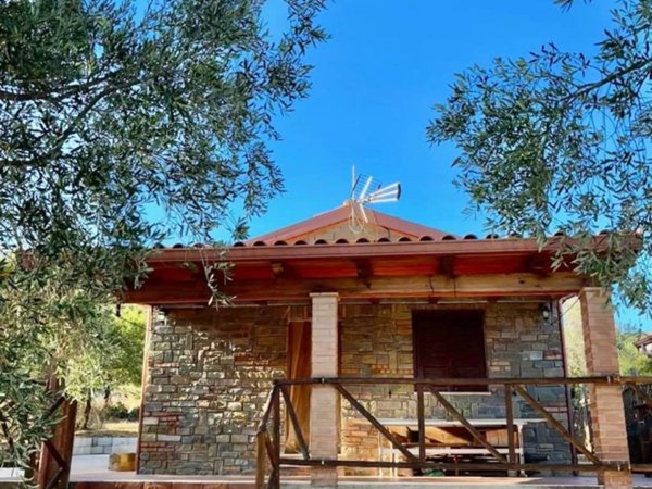 casa indipendente in vendita a Casal Velino