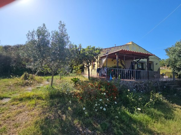 casa indipendente in vendita a Casal Velino