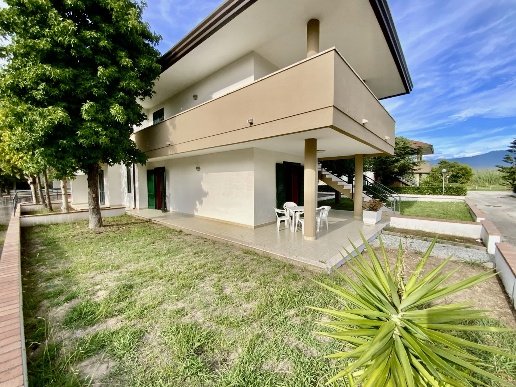 appartamento in vendita a Casal Velino in zona Marina di Casal Velino