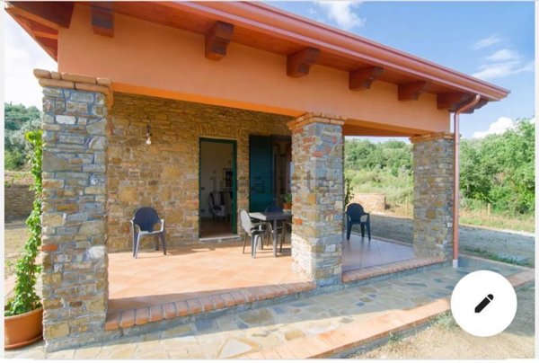 casa indipendente in vendita a Casal Velino