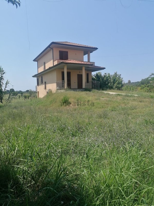 casa indipendente in vendita a Casal Velino in zona Acquavella