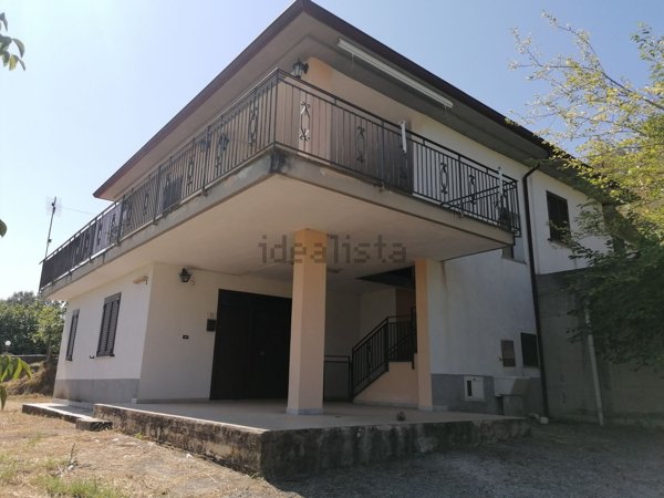 casa indipendente in vendita a Casal Velino