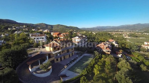 casa indipendente in vendita a Casal Velino in zona Acquavella