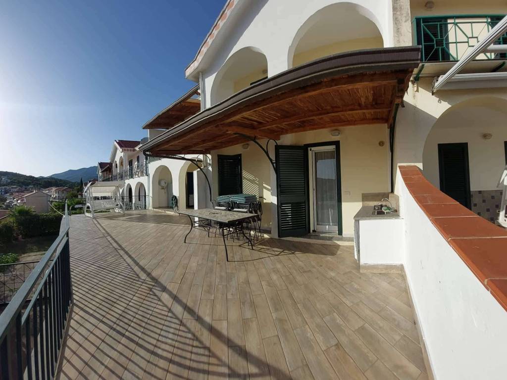 casa indipendente in vendita a Casal Velino