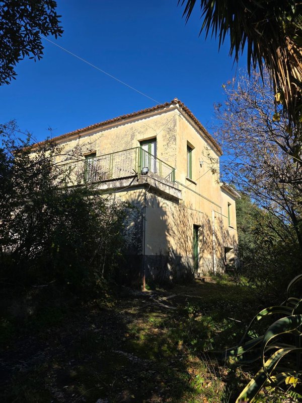 esavano in vendita a Casal Velino in zona Marina di Casal Velino