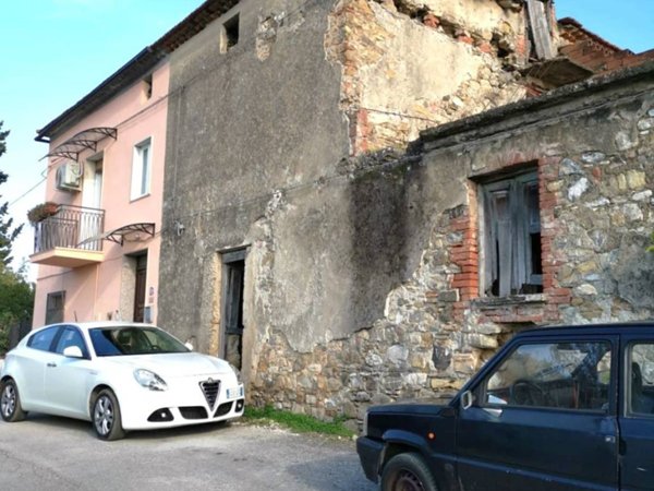 casa indipendente in vendita a Casal Velino in zona Acquavella