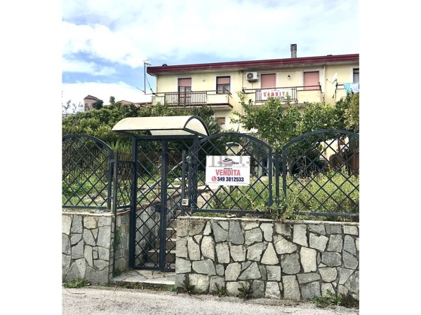 casa indipendente in vendita a Casal Velino in zona Acquavella