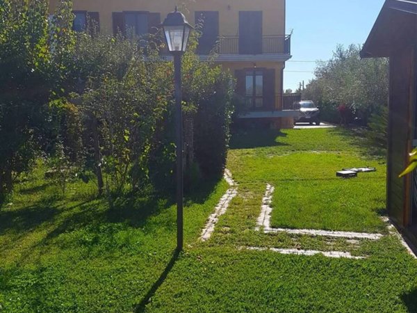 casa indipendente in vendita a Casal Velino
