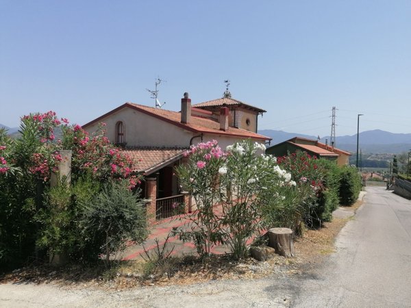 casa indipendente in vendita a Casal Velino in zona Acquavella