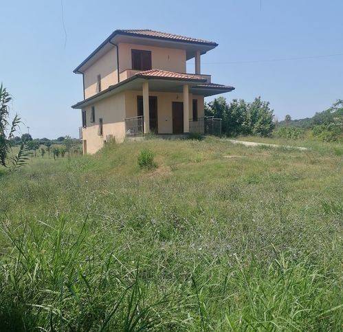 casa indipendente in vendita a Casal Velino in zona Acquavella
