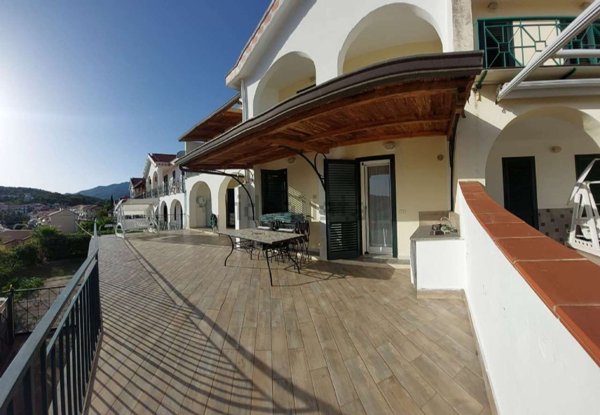 quadrivano in vendita a Casal Velino