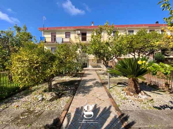 casa indipendente in vendita a Casal Velino in zona Acquavella