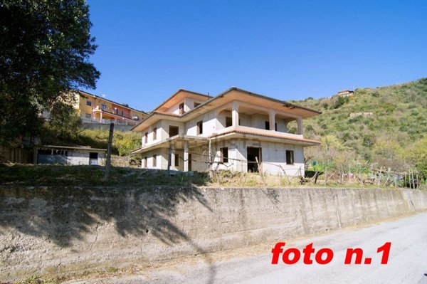 casa indipendente in vendita a Casal Velino in zona Acquavella