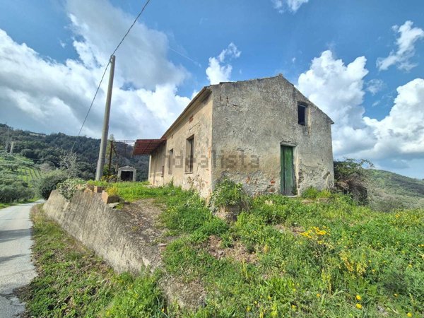 casa indipendente in vendita a Casal Velino