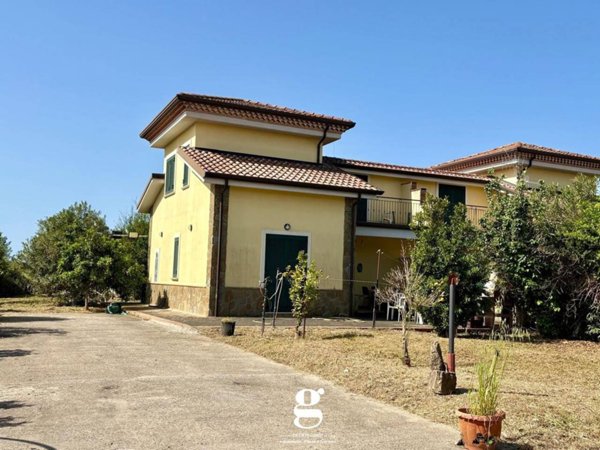 casa indipendente in vendita a Casal Velino in zona Verduzio