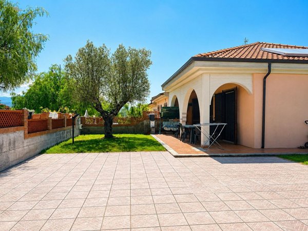 casa indipendente in vendita a Casal Velino in zona Marina di Casal Velino