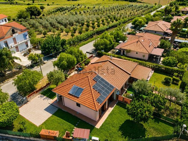 casa indipendente in vendita a Casal Velino in zona Marina di Casal Velino
