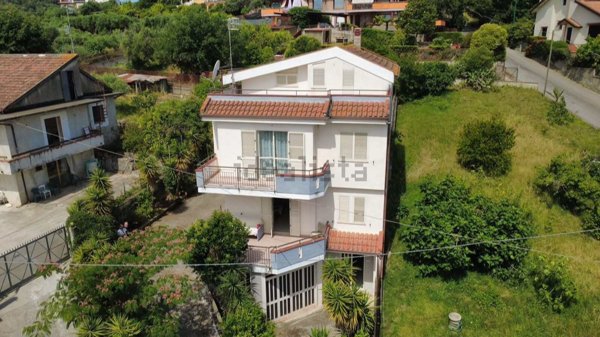 casa indipendente in vendita a Casal Velino in zona Acquavella
