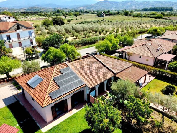 casa indipendente in vendita a Casal Velino in zona Marina di Casal Velino