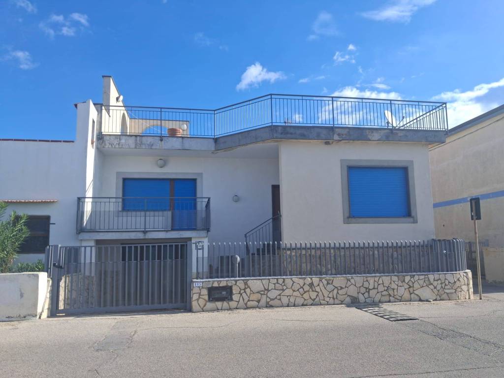 casa indipendente in vendita a Casal Velino in zona Marina di Casal Velino