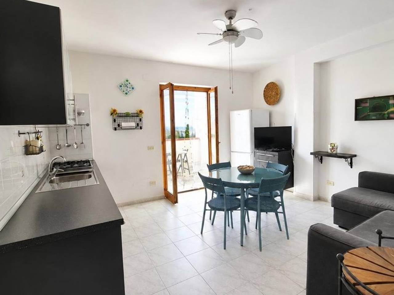 appartamento in vendita a Casal Velino in zona Marina di Casal Velino
