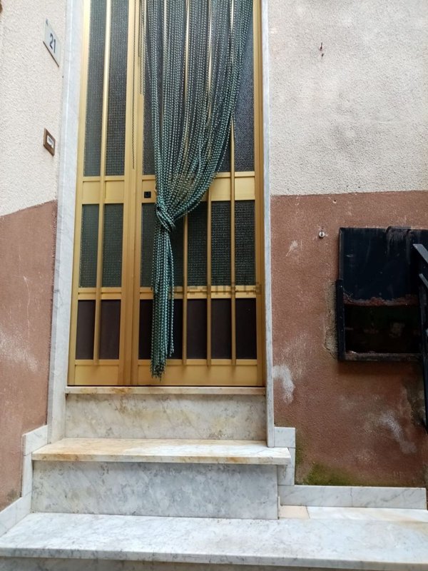 pentavano in vendita a Castelcivita