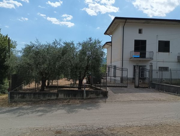 casa semindipendente in vendita a Castelcivita