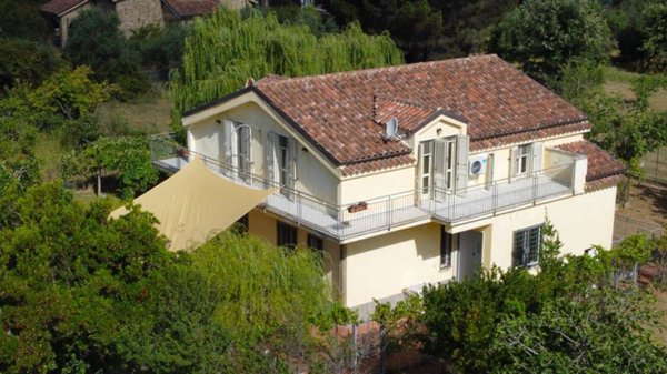 casa indipendente in vendita a Castellabate in zona Santa Maria