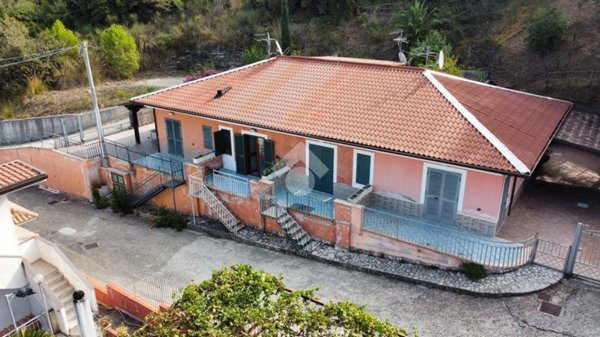 casa indipendente in vendita a Castellabate in zona Santa Maria