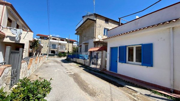 casa indipendente in vendita a Castellabate in zona Santa Maria