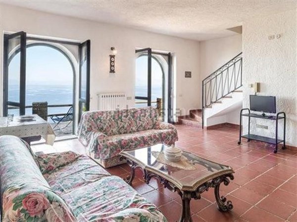 casa indipendente in vendita a Castellabate in zona San Marco